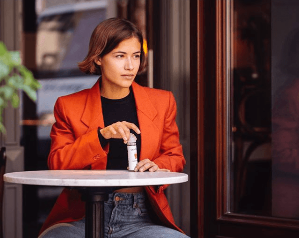 Where and When is It Safe to Vape in Public? - Velvet Cloud