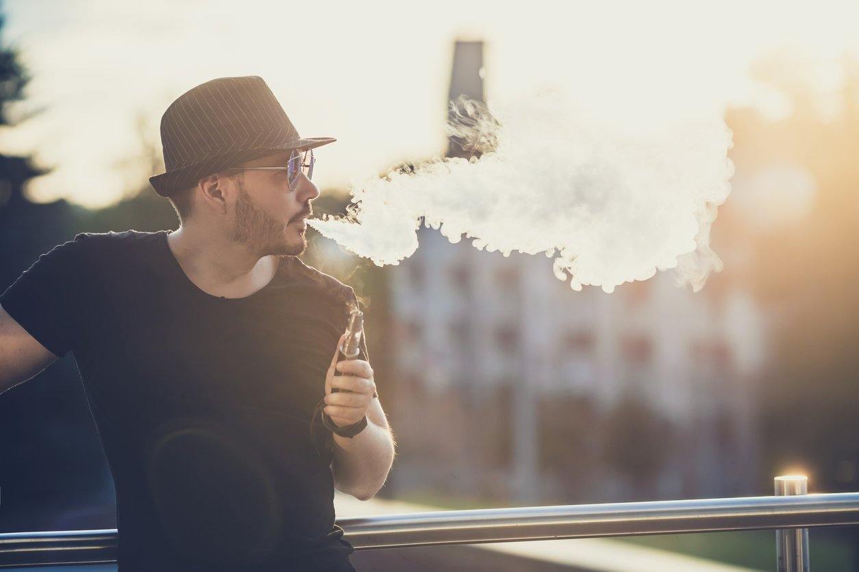 7 Tips to Help You Quit Smoking and Start Vaping - Velvet Cloud