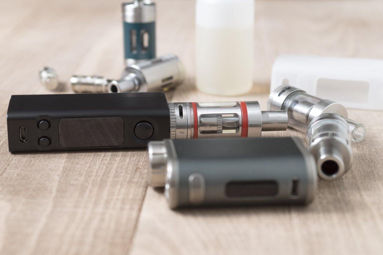 How to Choose the Right 18650 Battery for Your Vape - Eleaf